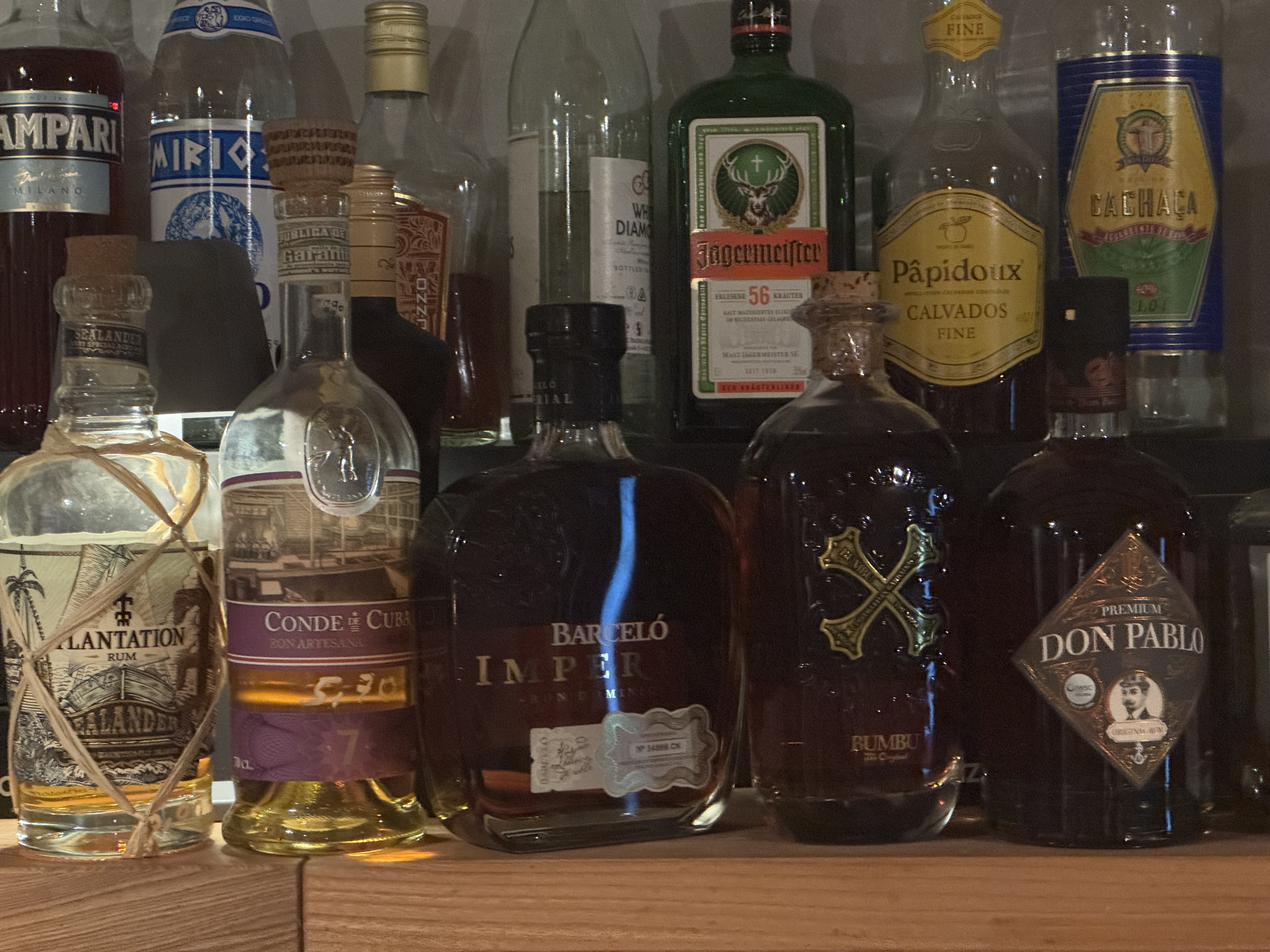 Bar & Lounge